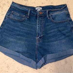 Forever 21 Denim shorts 💙